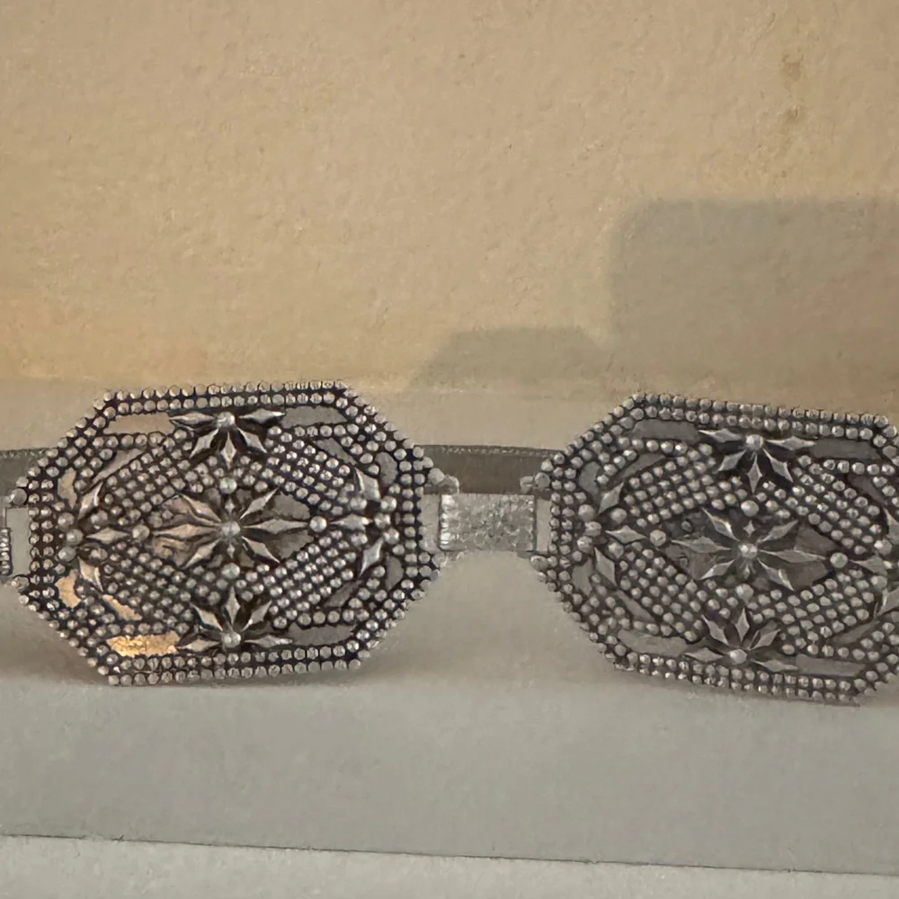 Vintage‎ Art Deco–Style Silver-Tone Waist Cincher Belt – 24” Long